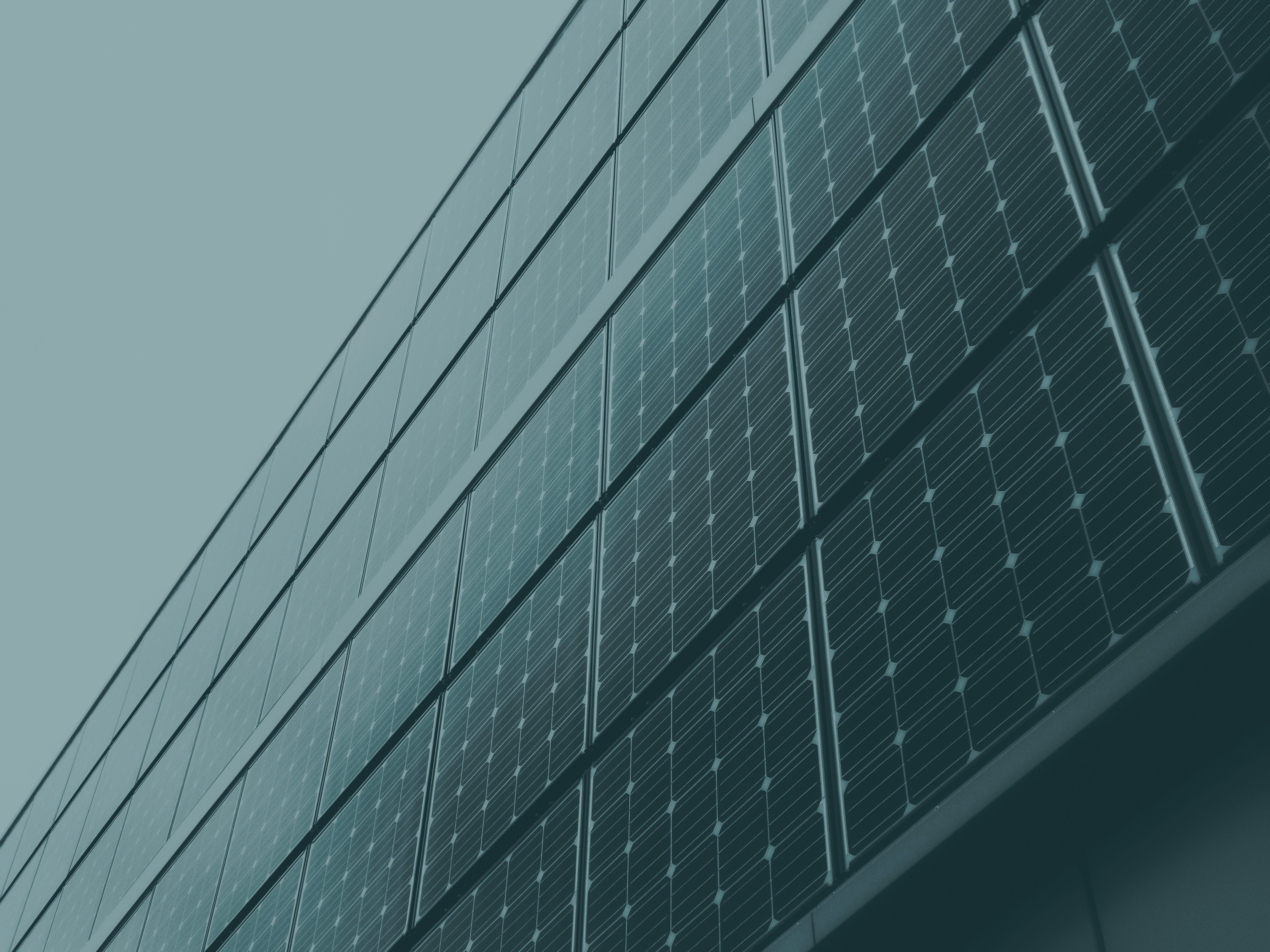 Energy&amp;Utilities_RenewableEnergy Solar panel focus_blue
