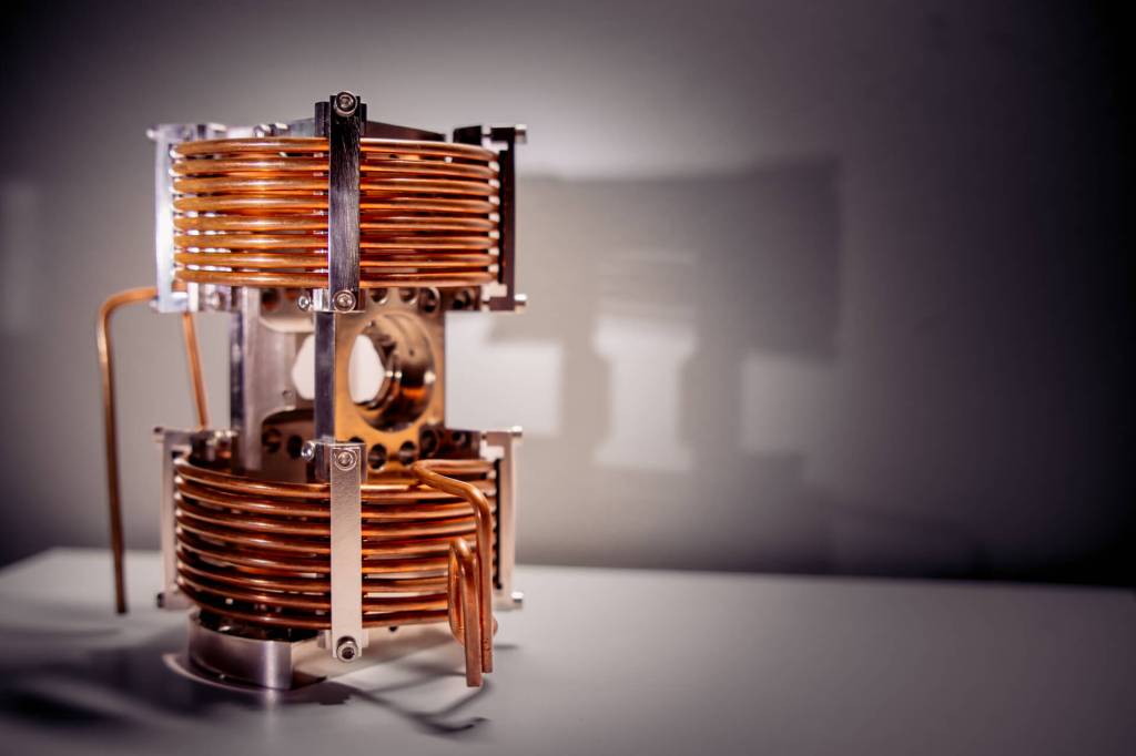 Pasqal’s coil, used to generate the magnetic field, required to control the atoms trapped inside the vacuum chamber.