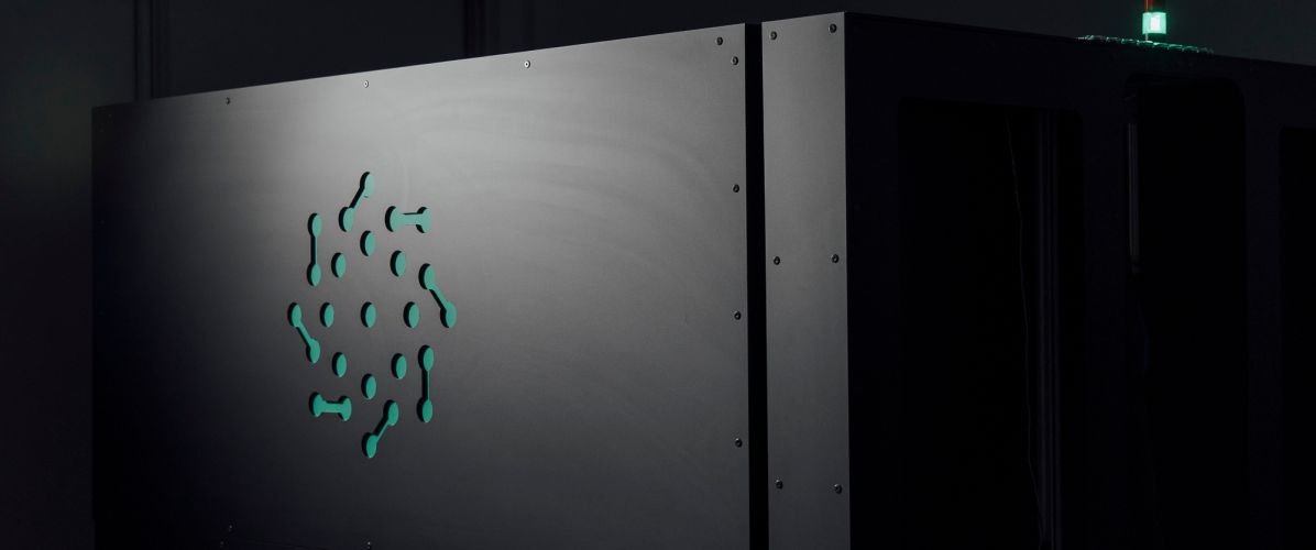 Pasqal QPU Dark background